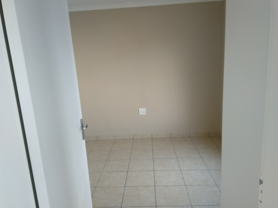 To Let 2 Bedroom Property for Rent in Burgundy Estate Western Cape